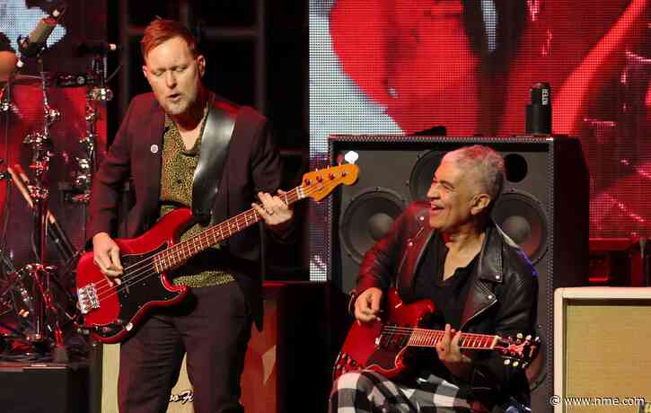 Watch Nate Mendel return to sing Sunny Day Real Estate as Foo Fighters cover ‘Seven’