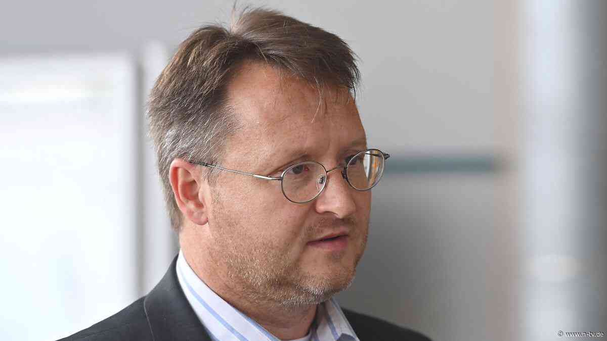 "Blaues Wunder" bleibt aus: Erster AfD-Landrat Deutschlands verliert sich in drei Erzählungen