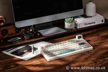 Best Compact Mechanical Keyboards 2026: Smooth Typing, Custom Displays &amp; Pro Gaming Performance