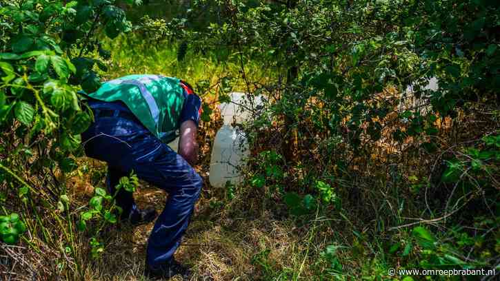 Ammoniak gedumpt in de berm langs de A67 bij Geldrop