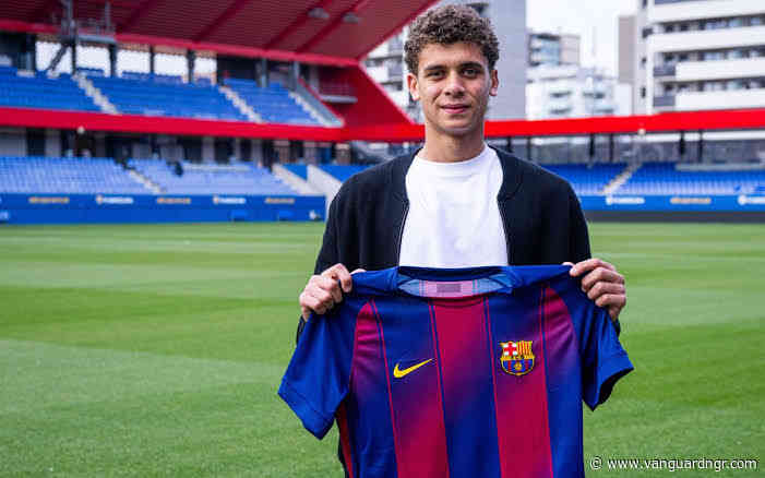 Barcelona sign Egypt teenager Abdelkarim