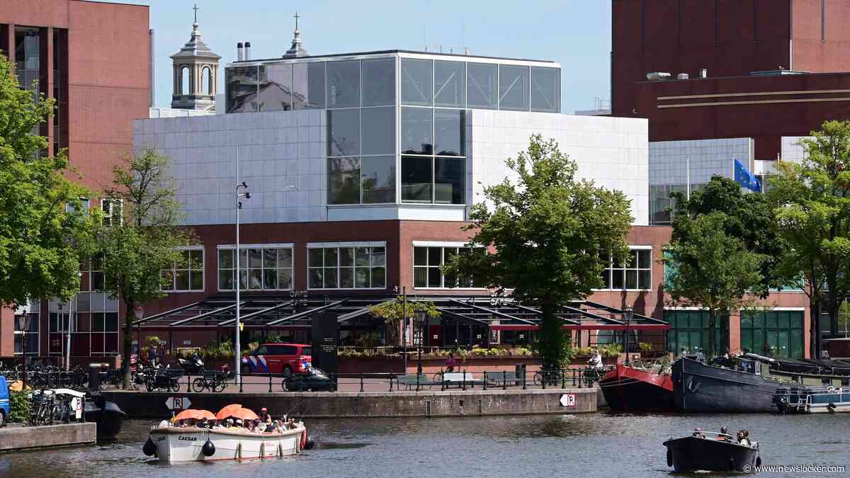 Amsterdam moet fors bezuinigen, maar stuurt topambtenaren op peperduur uitje: ’Totaal ongepast’