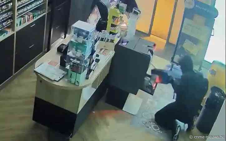 Inbreker negeert sigaretten en gaat recht op geldcassette af bij tabakszaak in Eindhoven