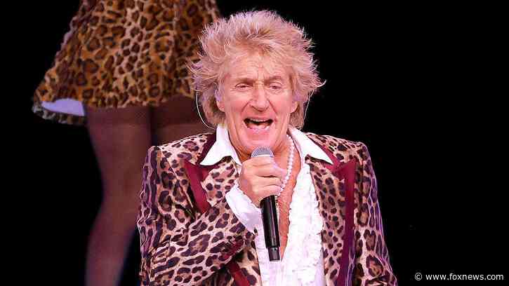 Rod Stewart turns to oxygen tank mid-concert after nearly collapsing onstage