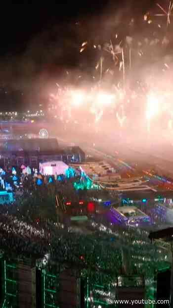 Now THAT is a closing set! 🔥 @tiesto dropping his "Sunrise" remix at @edm = pure euphoria