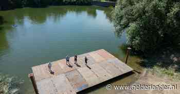 Wat gebeurt daar midden op het water? Westervoort bouwt opvallend podium op De Waaij