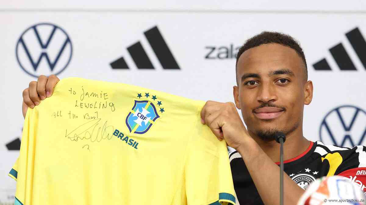 DFB-News: Leweling frisiert sich beim Titel das "Ronaldo-Dreieck"
