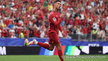 Cristiano Ronaldo schittert nu wel bij zege Portugal en pakt dit WK-record weer van Lionel Messi af