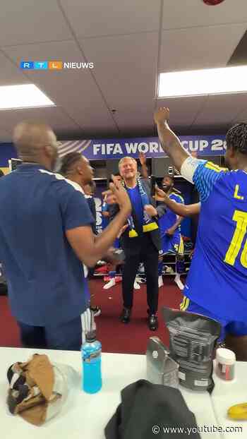 Koningspaar danst met elftal Curaçao | RTL Nieuws