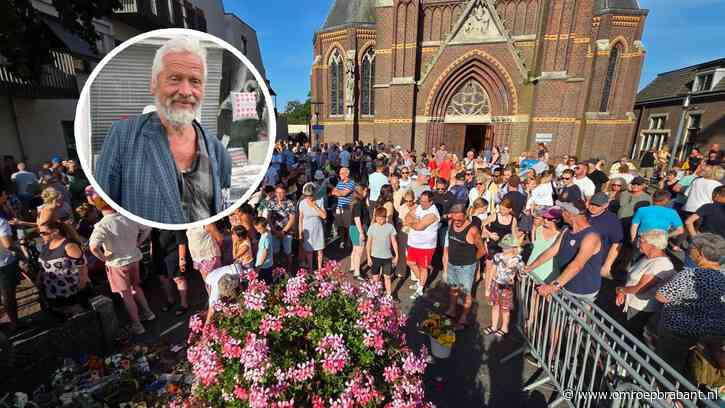 Bloemen, kaarsen en herinneringen: Rijen rouwt om overleden dorpsicoon Kees