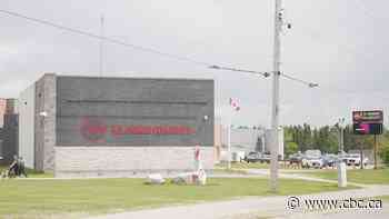 All schools evacuated in Thompson, Man., due to bomb threats