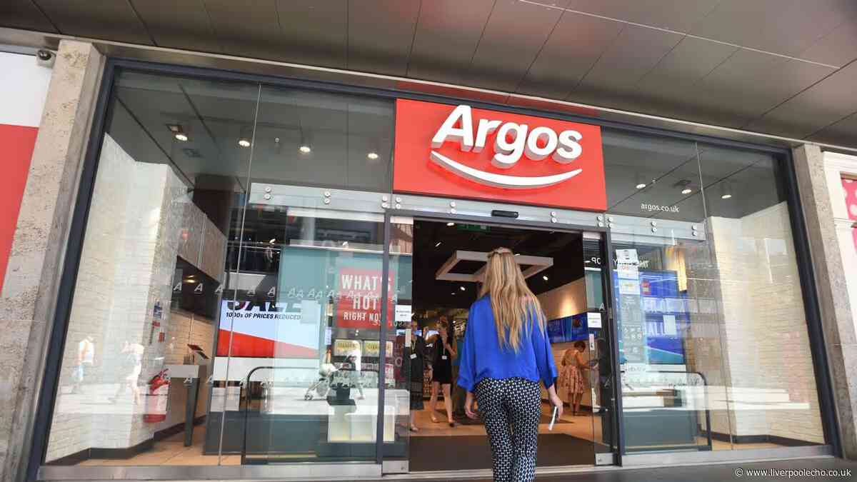 Argos shoppers 'love the colour' of 'elegant' £40 curtains now £26