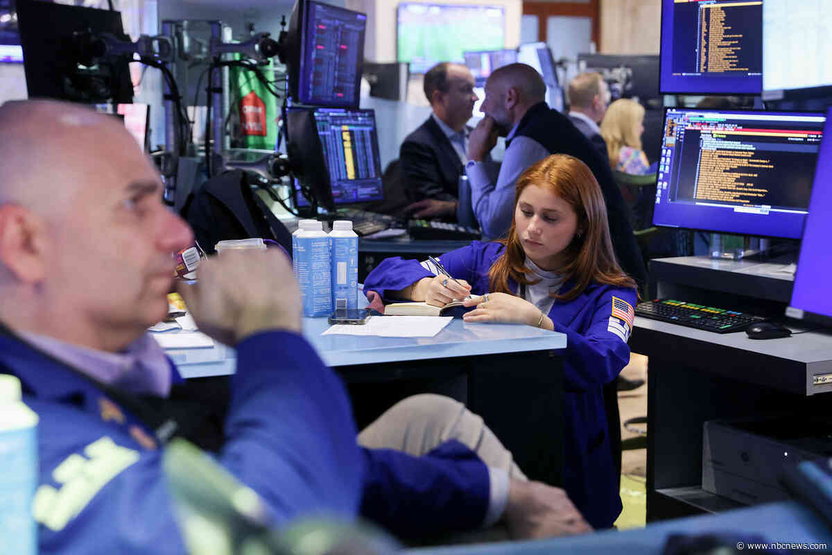 Global tech sell-off intensifies, led by AI and chip stocks