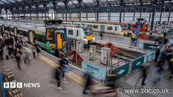 Passengers told to stay off trains when heat soars