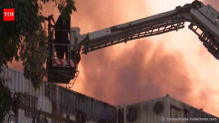 Major fire breaks out in Delhi labour settlement near Udyog Bhawan, no injuries reported