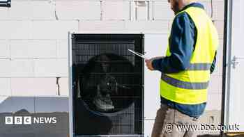 Heat pump growth stalls as government support cut, warns climate watchdog