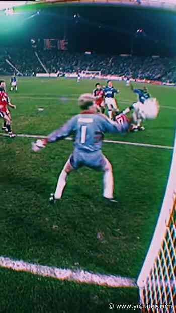 Simply insane 🤯 Oliver Kahn with an incredible save in the UCL back in the day 💪