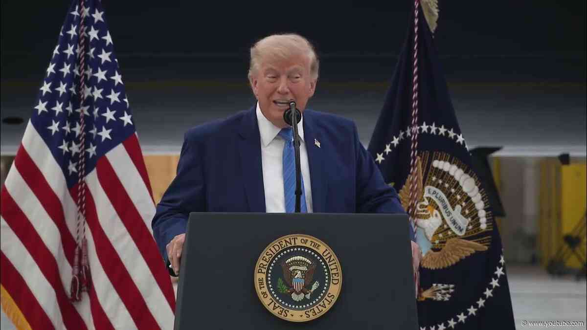 President Trump Greets U.S. Air Force Service Members
