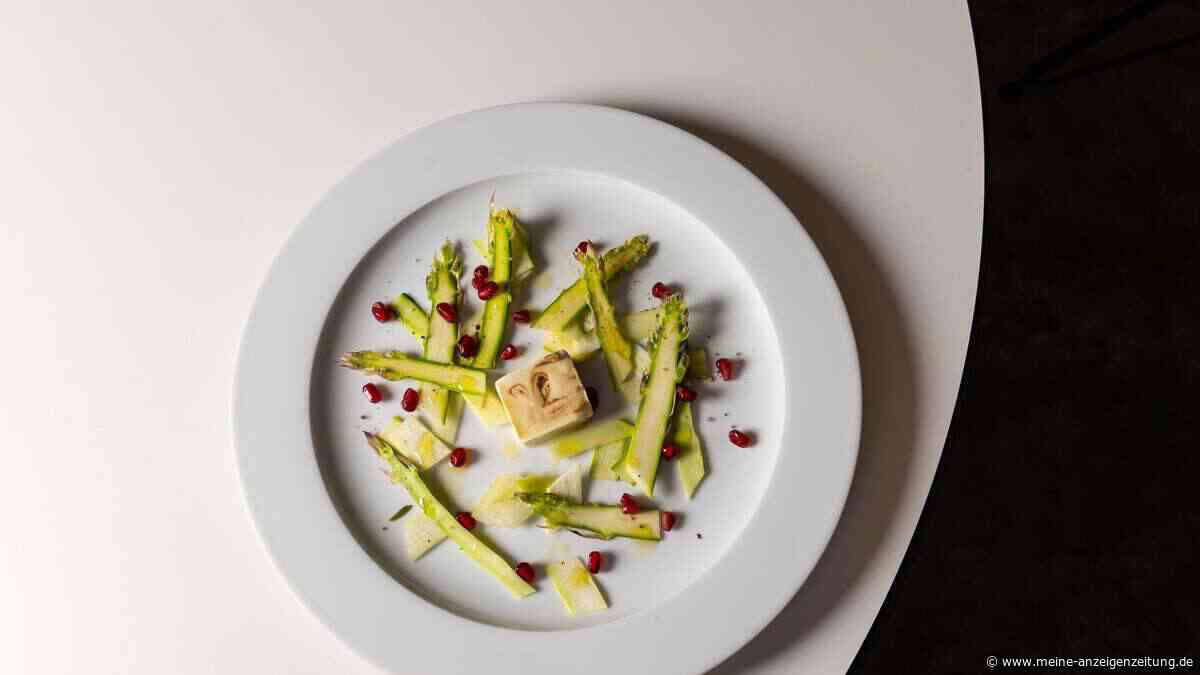 „Nero e Crema“: Eiswürfel-Dressing mit Balsamico