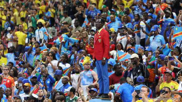 Hincha viral "Lumumba Vea" animó con su clásica pose a RD del Congo ante Colombia