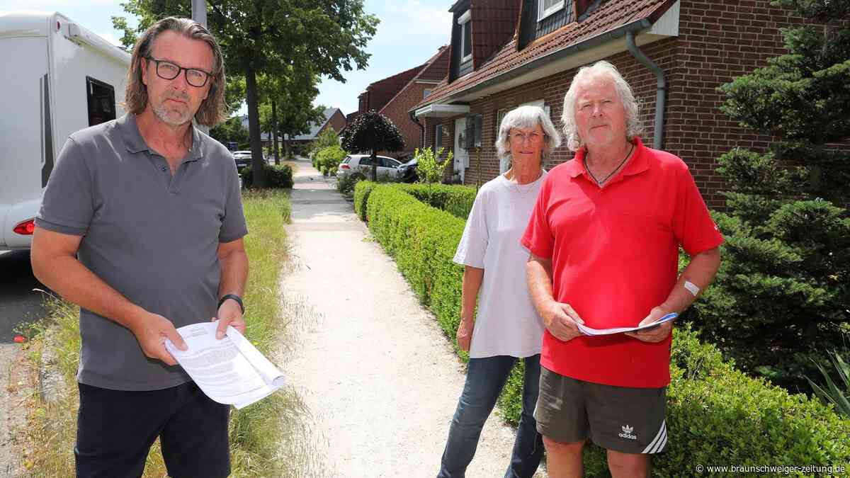 Anwohner sauer: Stadt Wolfsburg lässt aufgerissene Gehwege nicht mehr pflastern