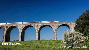 Irish government to contribute &pound;197m to cross-border rail services