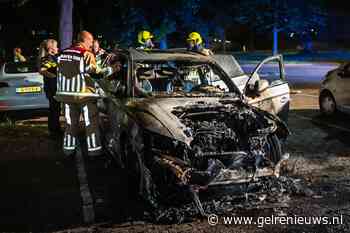 Auto uitgebrand in Arnhem, mogelijk brandstichting