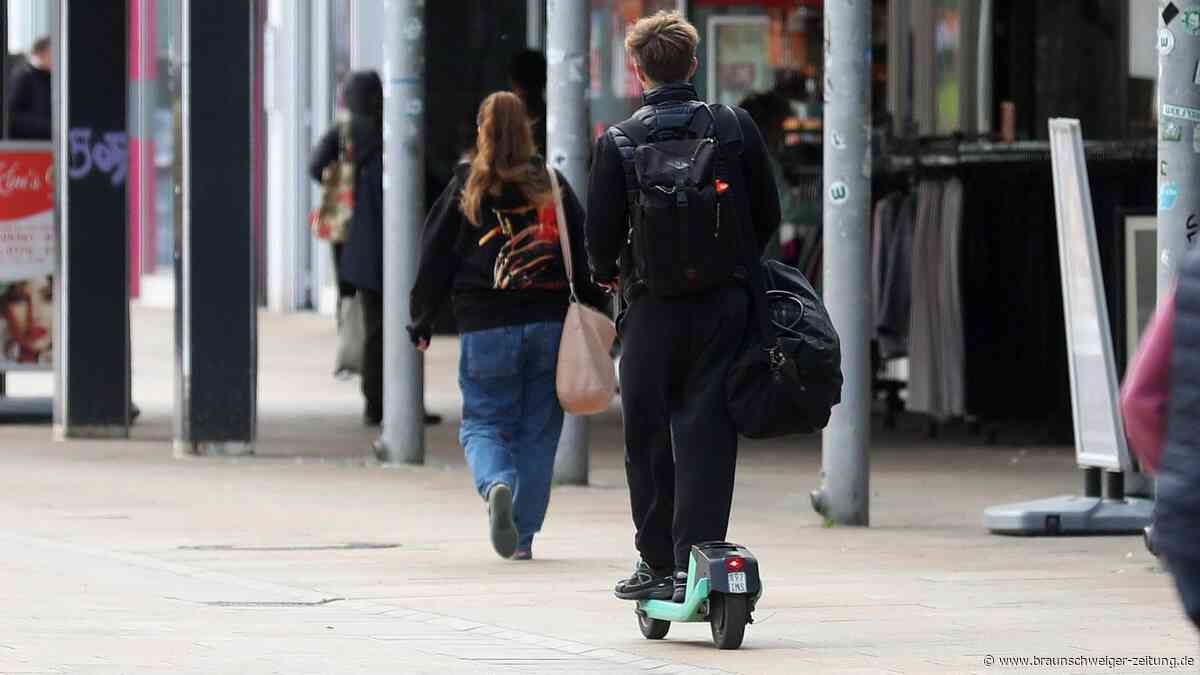 Polizeikontrolle in Wolfsburgs Porschestraße: E-Scooter-Fahrer muss ins Gefängnis