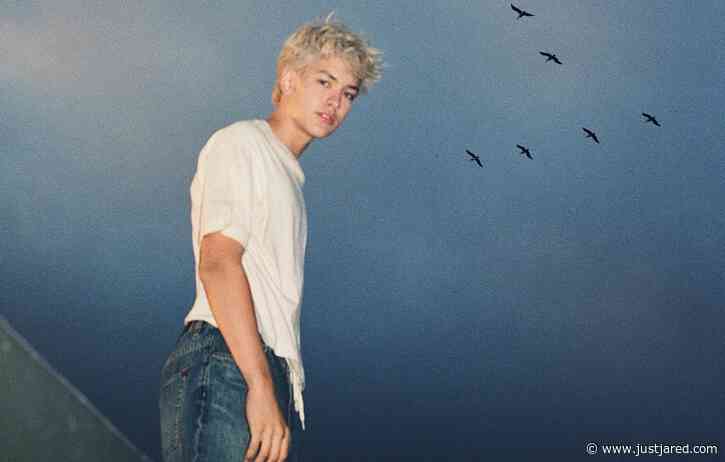 Hudson Stone Celebrates Release of Debut Single ‘Overthinker,’ Reveals Dad Curtis Stone’s Family Motto & Mom Lindsay Price’s Most Korean Trait