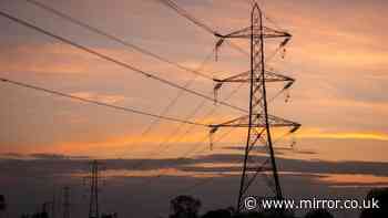 UK three-hour power supply warning on Wednesday as temperatures hit 40C