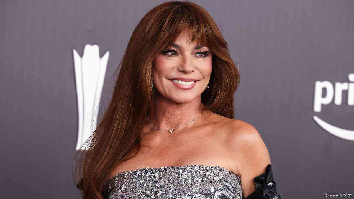 Zu sexy für 60-Jährige?: Shania Twain wird für knappe Bühnen-Outfits kritisiert