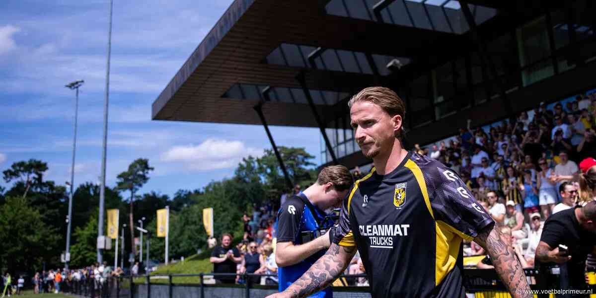 Trotse Büttner krijgt heel nieuwe rol bij Vitesse: 'Giggs deed het ook bij United'