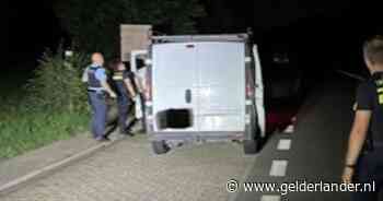 23-jarige aangehouden op A348 met 10.000 euro, lachgas en mes