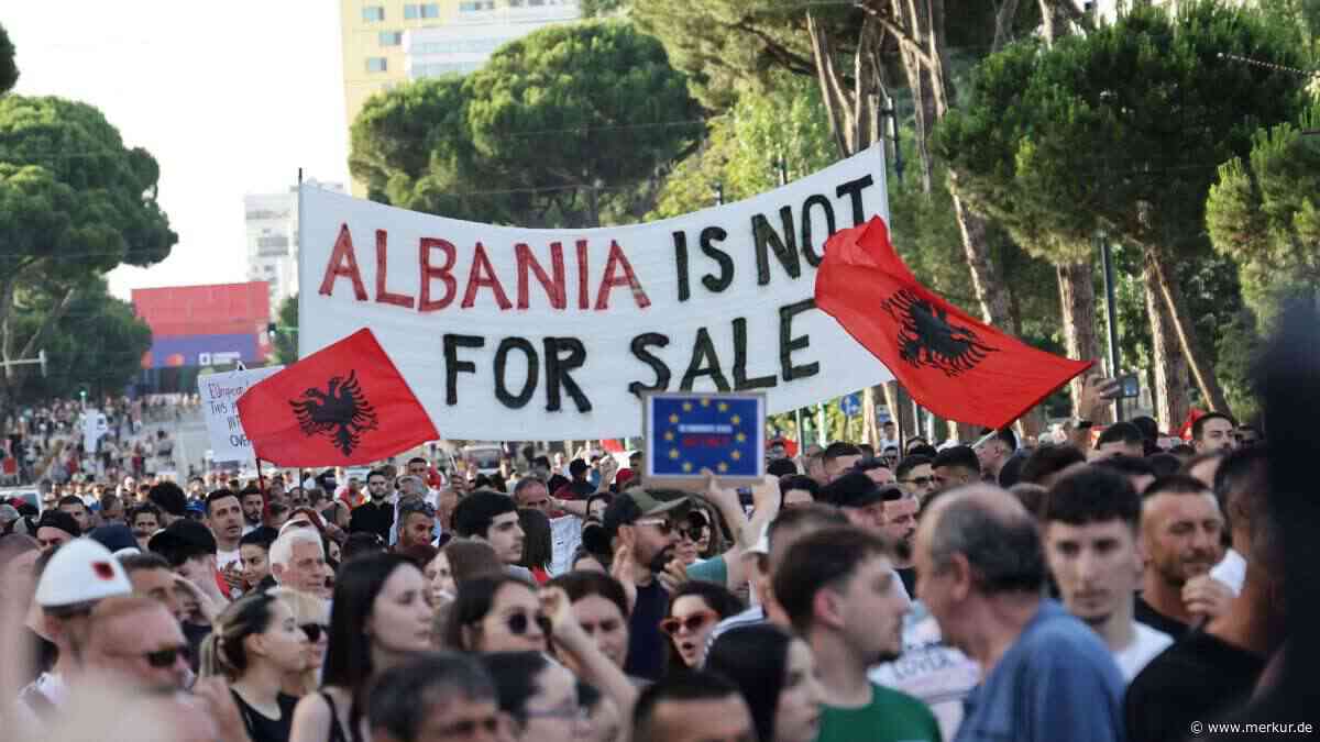 Tausende protestieren: Albanien lehnt sich gegen Kushners Luxusprojekt auf