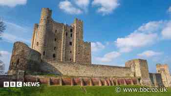 Rochester Castle set to reopen after step repair