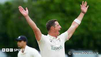 Hollioake hails Kent's in-form bowling attack