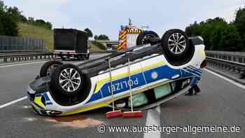 Unfall auf der A8: Streifenwagen landet bei Doppelunfall auf dem Dach