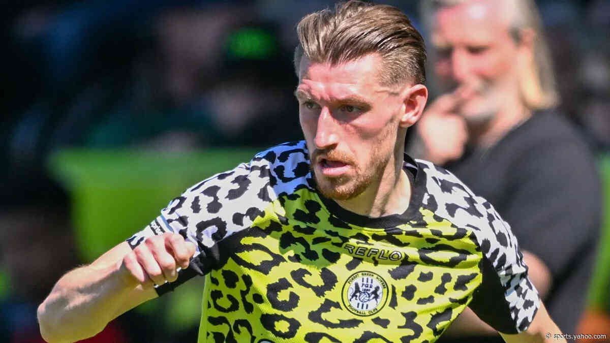Barnet bring in winger Knowles on free transfer
