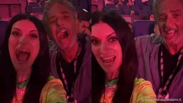 “La regola dell’amico non sbaglia mai “: Laura Pausini e Fiorello scatenati da Max Pezzali all’Olimpico