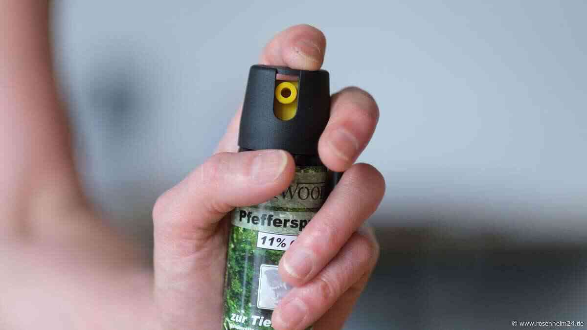 Pfefferspray-Einsatz in Schulbus löst Großeinsatz bei Nußdorf am Inn aus