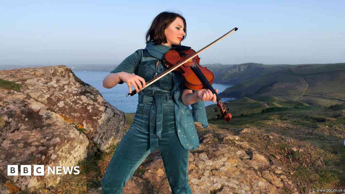 Performer says Cornish is her USP as a musician
