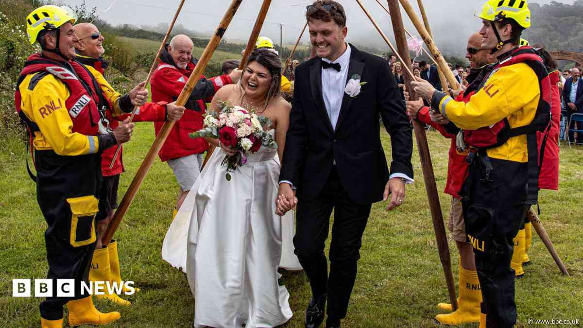 RNLI 'welly guard of honour' for newlyweds