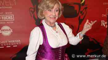Schwerer Sturz und Not-OP: Große Sorge um Volksmusik-Star Margot Hellwig