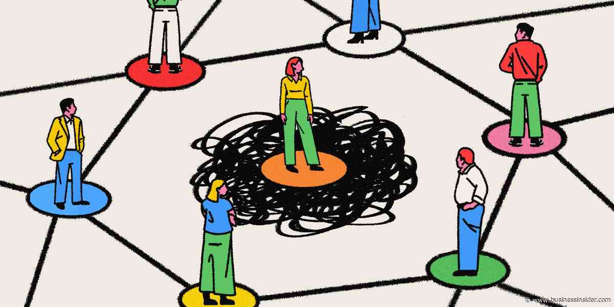 8 mistakes you should never make while networking, according to etiquette experts