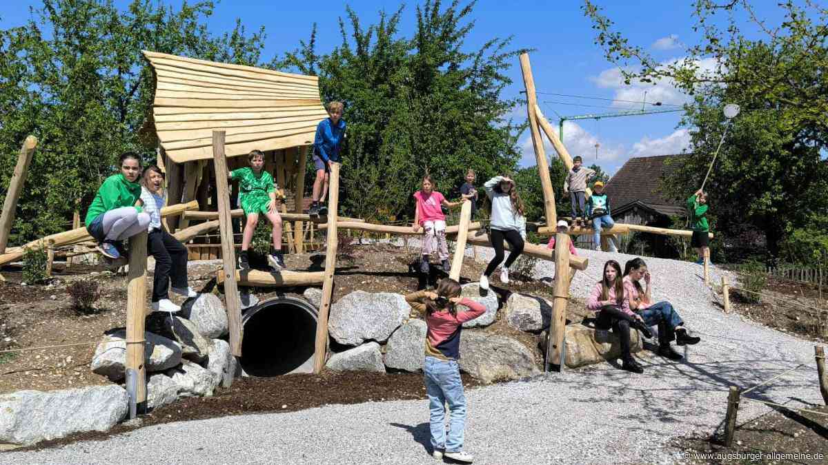 Raisting hilft zusammen: In vier Wochen war der neue Spielplatz fertig