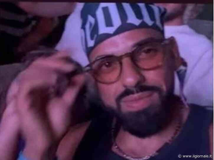 Si schianta contro un bus di fan tornando dal concerto di Geolier: muore giovane padre, ferita la figlia di sei anni