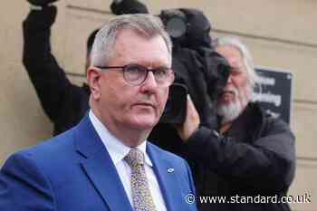 Former DUP leader Donaldson to renounce knighthood and Privy Council membership