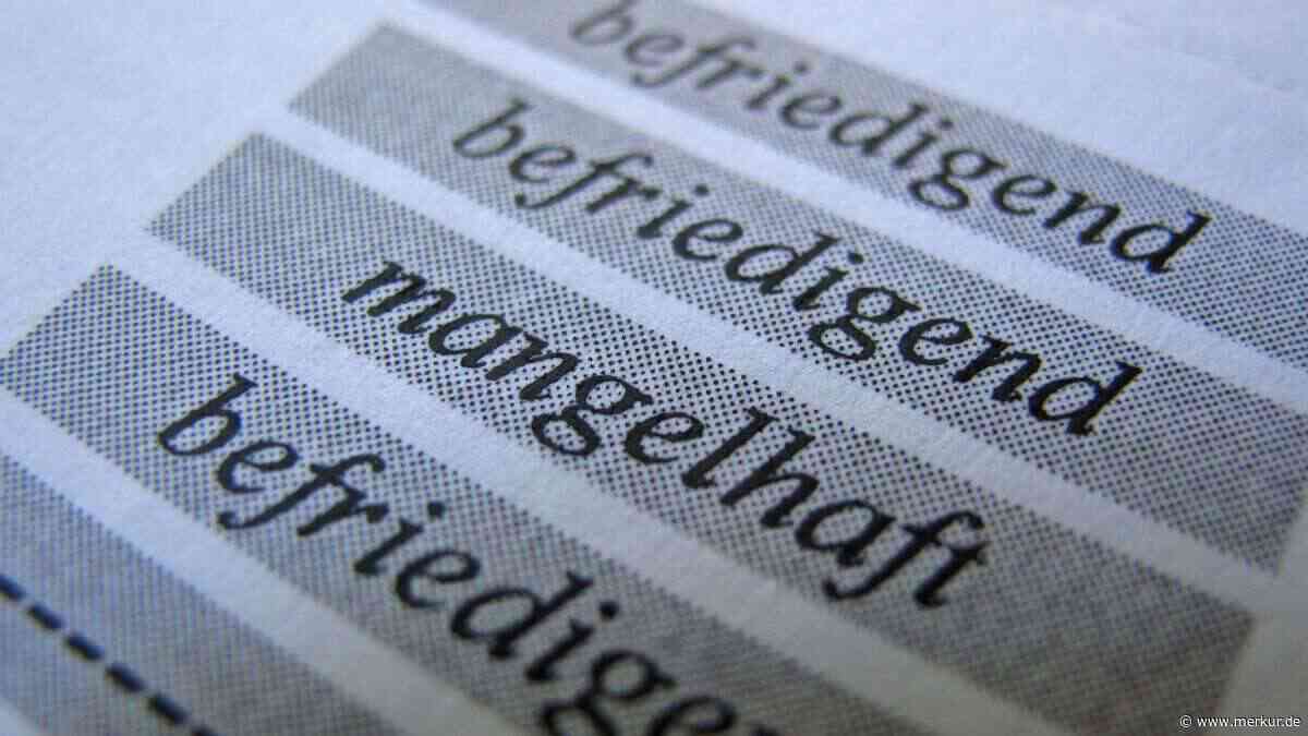 Sorgen und Fragen zum Zeugnis? Diese Hotlines in Hessen helfen weiter