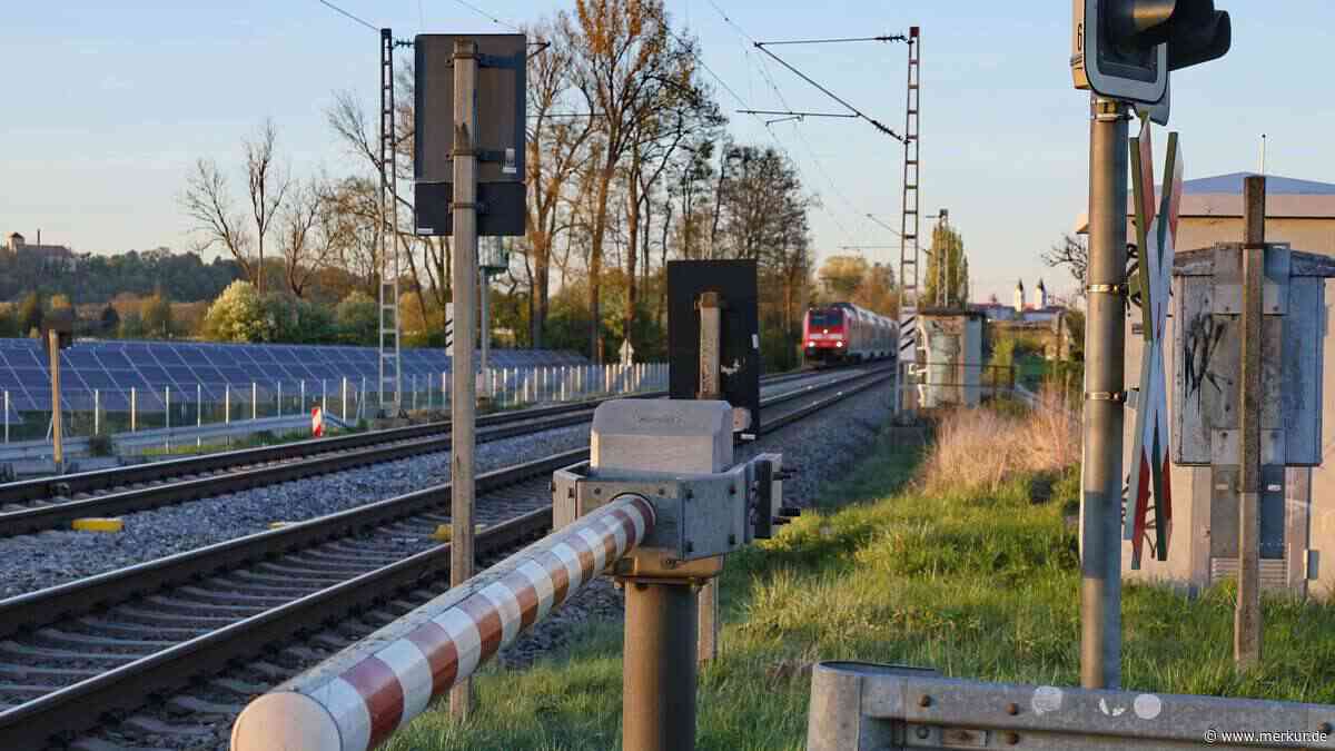 Stadt weist DB in die Schranken: Freising lehnt Schließung von Bahnübergang „Pulling 2" ab