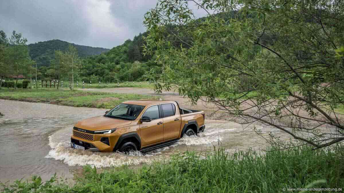 Fahrtest Toyota Hilux: So gut ist der Elektro-Pick-up im Gelände